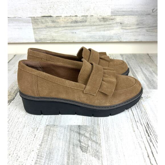 Clarks Women’s 8.5 Brown Leather Airabell Slip-On Platform Ruffle Loafers NEW - Picture 2 of 7